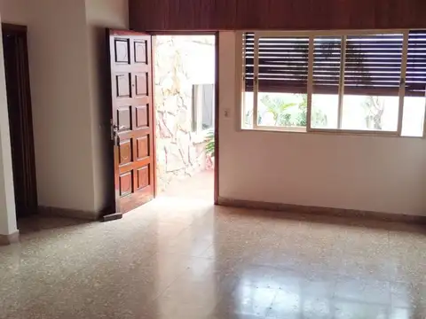 Depto Tipo Casa en Alquiler de 3 ambientes