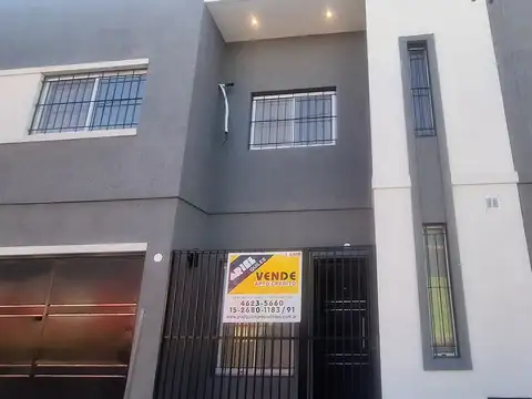 Hermoso duplex a Estrenar 3 amb con fondo y garage