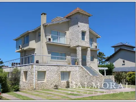 Casa en Alquiler - Zona Norte Playa / REF: 8856