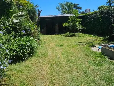 Casa en Venta con 3 cocheras