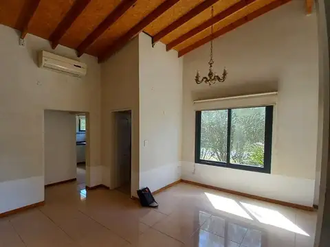 Casa 4 ambientes con 1 baño