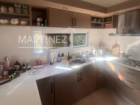 Casa 4 ambientes con 3 baños