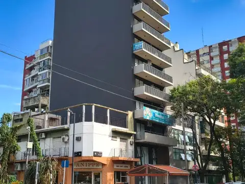 Bucarelli 2400, Piso PB