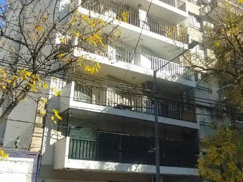 VENTA - CABALLITO - Hidalgo al 600 - 2 Ambientes con COCINA BAÑO DORMITORIO - Luminoso