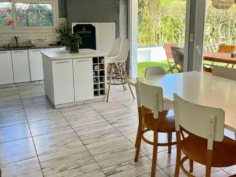Country Aranzazu venta casa 5 dormitorios lote central