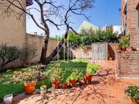 Hermoso chalet 5 amb + Jardin + Garaje