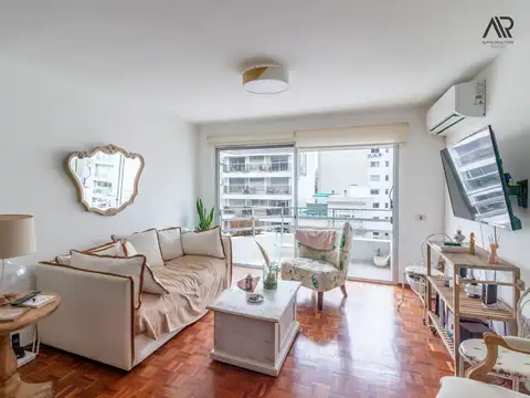 Apartamento en venta c/ cochera en Punta Carretas