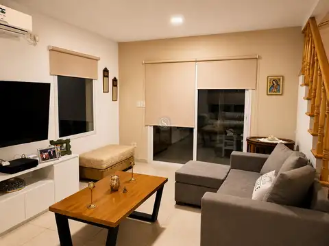 Casa en Venta con 4 cocheras