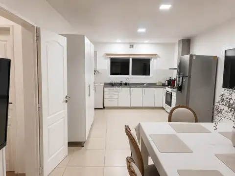 Casa 4 ambientes con 3 baños