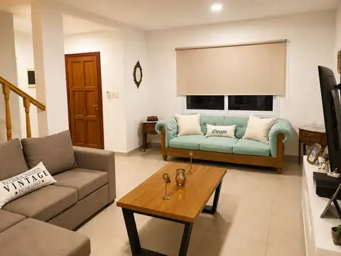 San Eduardo, pilar del este 100