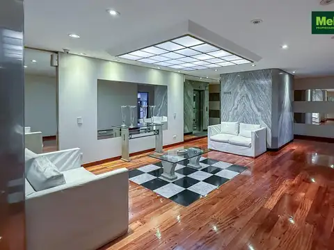 Tres ambientes con dependencia y cochera fija