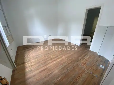 Avenida Escalada 200, Piso 0