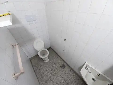 LOCAL 43 MTRS VILLA LUZURIAGA SOBRE ARIETA