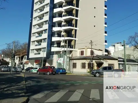 19 y 44 - Pza Azcuénaga 100