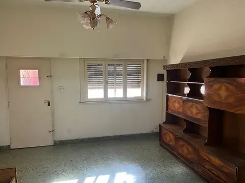 Casa 3 ambientes con 2 baños