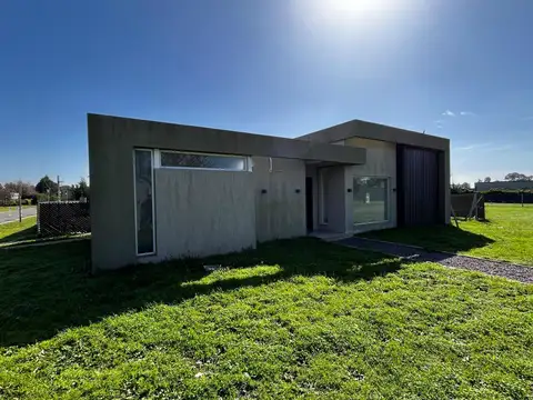 CASA VENTA  BARRIO BELLEVILLE CANNING