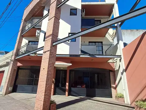 3 De Febrero 600, Piso 2