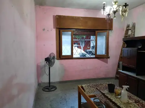 Casa 4 ambientes con 1 baño
