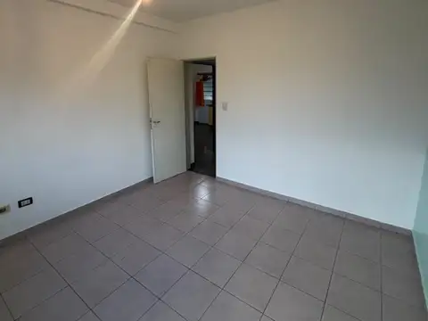 Departamento en Alquiler en Villa Luzuriaga, $ 750.000