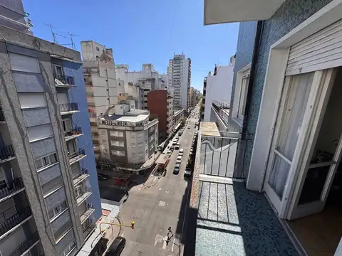 2 AMBIENTES CON DEPENDENCIA AL FRENTE - CENTRO