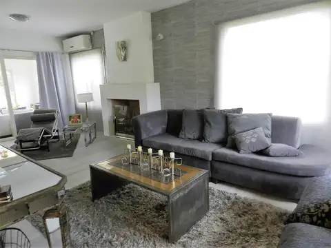 Casa en Venta 4 Ambientes en Club De Campo Pueyrredon