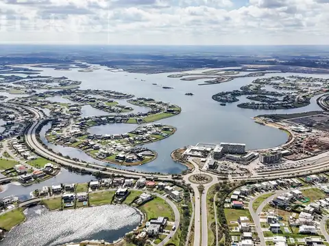 Lote en venta a la laguna en Puertos Barrio Marinas 