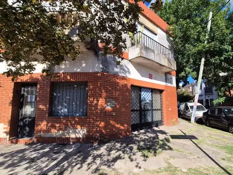 venta casa 3 dormi con galpon en barrio matheu