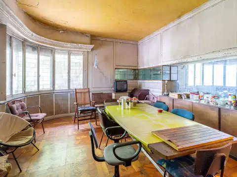 Casa sobre Terreno de 2000 mts2 en Vicente Lopez