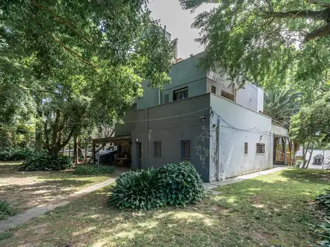 Casa 6 ambientes con 4 baños