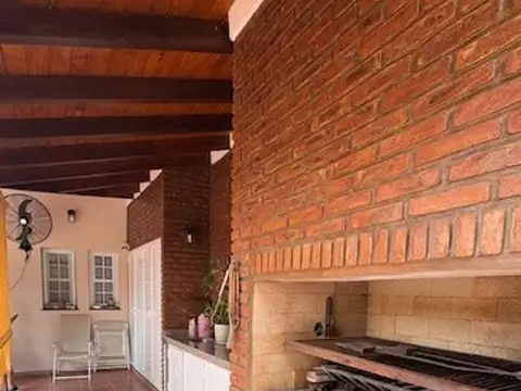 Casa 4 ambientes con 4 baños