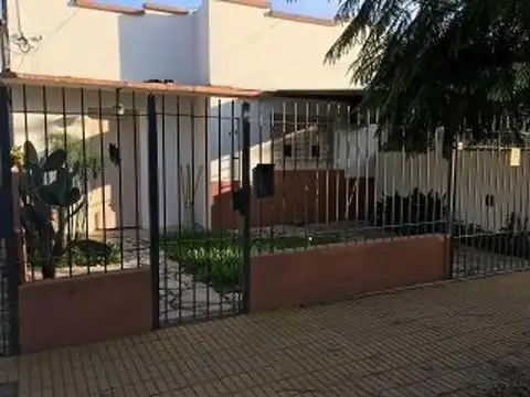 Oportunidad PH al frente con cochera.