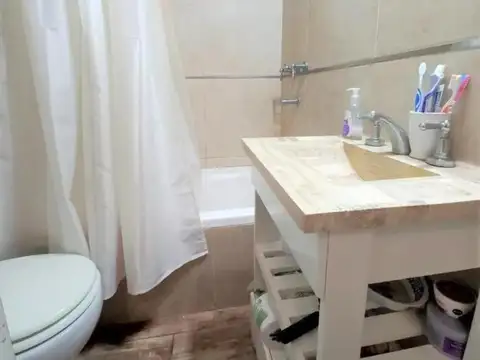 Depto Tipo Casa en Venta con 1 cocheras