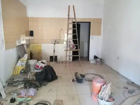 Local en Venta en Los Hornos, USD 60.000