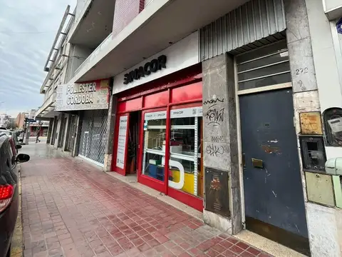 Local en Venta 30 años