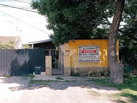 Casa en venta c/ cochera en Granadero Baigorria