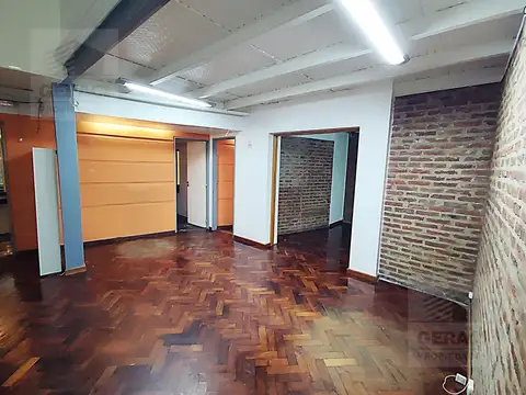 Casa en esquina para uso comercial todo destino en Caballito