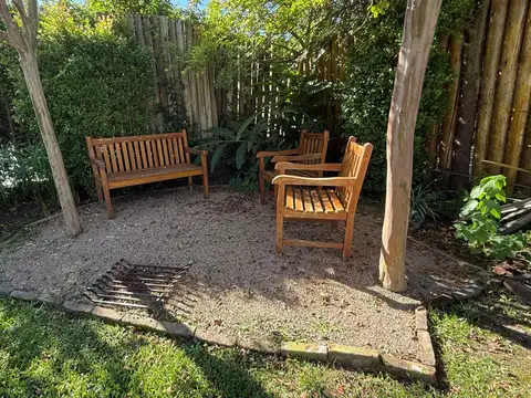 Casa 6 ambientes con 5 baños