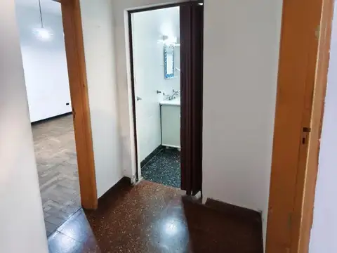 Depto Tipo Casa 4 ambientes con 2 baños