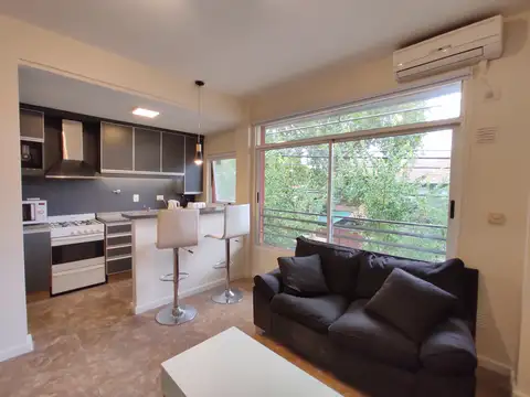 Carlos Francisco Melo 2200, Piso 1