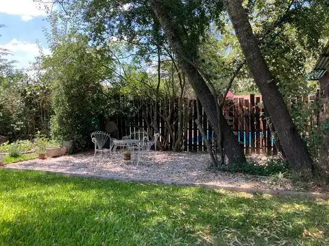 Casa 5 ambientes con 1 baño