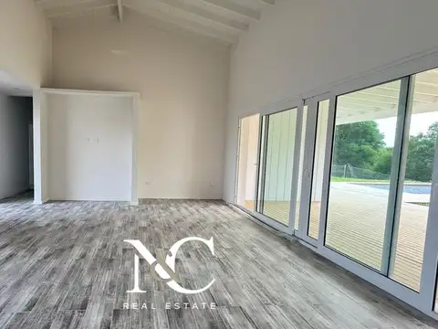 Casa en Venta en Costa Esmeralda, USD 340.000