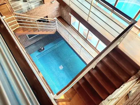 Gran Residencia. Amplio Jardín.