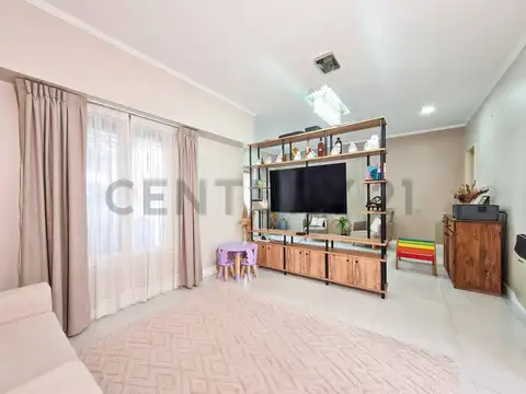 Casa en Venta en Los Hornos, USD 180.000