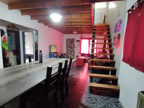 CASA EN VENTA - LA PLATA