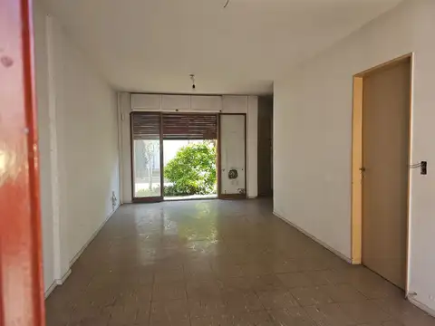 Bustamante y Asamblea 100