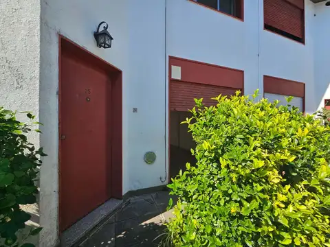 VENTA Casa 4 AMBIENTES Barrio Cartero HURLINGHAM