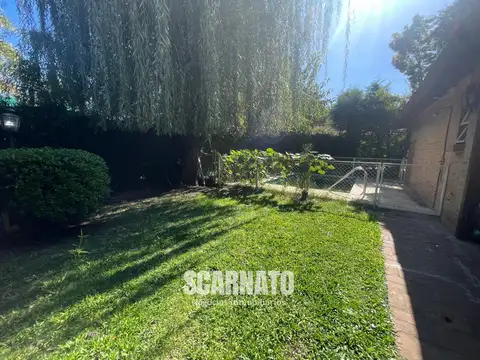 Casa 4 ambientes con 2 baños