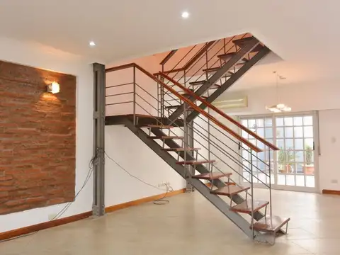 Depto Tipo Casa en Venta en Valentin Alsina, USD 159.900