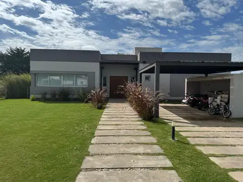 Casa en Venta en City Bell [Cod: 2852-24]