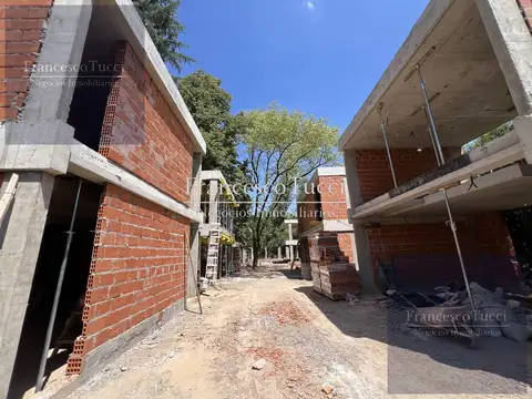 Depto Tipo Casa en Venta en Barrio Parque Leloir, USD 182.800
